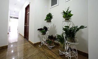 RedDoorz Plus near Tan Son Nhat Airport 2