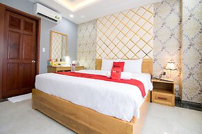 RedDoorz Plus near Tan Son Nhat Airport 2