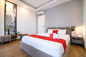 RedDoorz Plus near Saigon Train Station