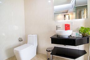 RedDoorz Plus near Saigon Train Station