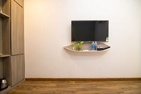 RedDoorz Plus near Saigon Train Station