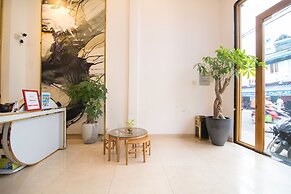 RedDoorz Plus near Saigon Train Station