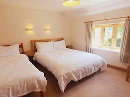 The Victorian Barn self catering holidays with pool & hot tubs