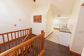 The Victorian Barn self catering holidays with pool & hot tubs