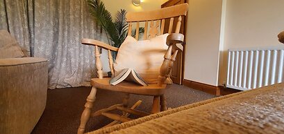 The Victorian Barn self catering holidays with pool & hot tubs