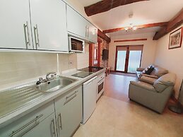 The Victorian Barn self catering holidays with pool & hot tubs