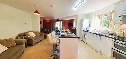 The Victorian Barn self catering holidays with pool & hot tubs