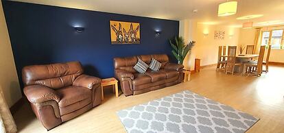 The Victorian Barn self catering holidays with pool & hot tubs