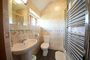 The Victorian Barn self catering holidays with pool & hot tubs