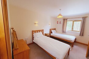 The Victorian Barn self catering holidays with pool & hot tubs