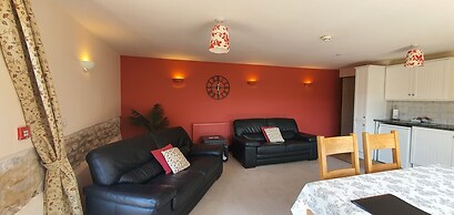 The Victorian Barn self catering holidays with pool & hot tubs