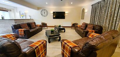 The Victorian Barn self catering holidays with pool & hot tubs