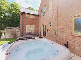 The Victorian Barn self catering holidays with pool & hot tubs