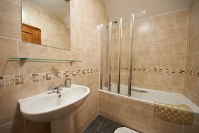 The Victorian Barn self catering holidays with pool & hot tubs