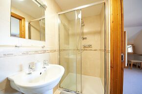 The Victorian Barn self catering holidays with pool & hot tubs