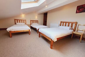 The Victorian Barn self catering holidays with pool & hot tubs