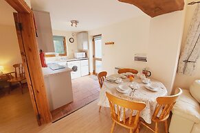 The Victorian Barn self catering holidays with pool & hot tubs