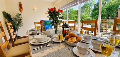 The Victorian Barn self catering holidays with pool & hot tubs