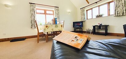 The Victorian Barn self catering holidays with pool & hot tubs