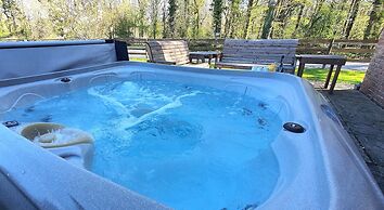 The Victorian Barn self catering holidays with pool & hot tubs