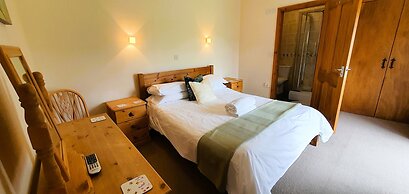 The Victorian Barn self catering holidays with pool & hot tubs