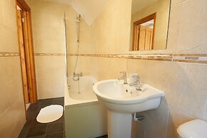 The Victorian Barn self catering holidays with pool & hot tubs