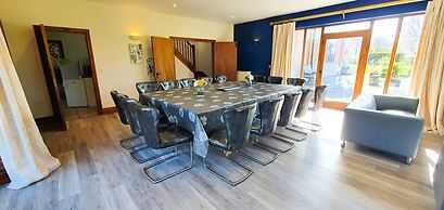 The Victorian Barn self catering holidays with pool & hot tubs