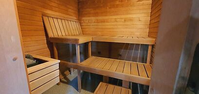 The Victorian Barn self catering holidays with pool & hot tubs