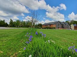 The Victorian Barn self catering holidays with pool & hot tubs