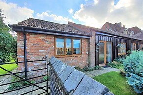 The Victorian Barn self catering holidays with pool & hot tubs