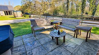 The Victorian Barn self catering holidays with pool & hot tubs