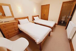 The Victorian Barn self catering holidays with pool & hot tubs