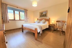 The Victorian Barn self catering holidays with pool & hot tubs