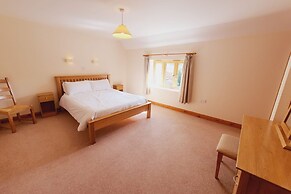 The Victorian Barn self catering holidays with pool & hot tubs