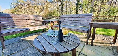 The Victorian Barn self catering holidays with pool & hot tubs