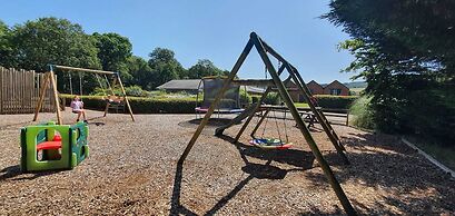 The Victorian Barn self catering holidays with pool & hot tubs