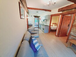 The Victorian Barn self catering holidays with pool & hot tubs