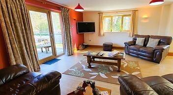 The Victorian Barn self catering holidays with pool & hot tubs