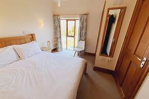 The Victorian Barn self catering holidays with pool & hot tubs
