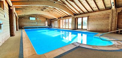 The Victorian Barn self catering holidays with pool & hot tubs