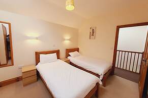 The Victorian Barn self catering holidays with pool & hot tubs