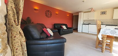 The Victorian Barn self catering holidays with pool & hot tubs