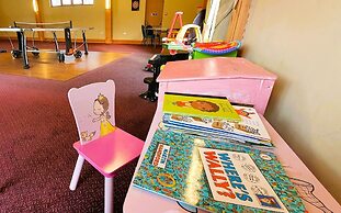 The Victorian Barn self catering holidays with pool & hot tubs