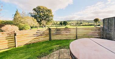 The Victorian Barn self catering holidays with pool & hot tubs
