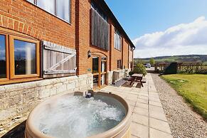 The Victorian Barn self catering holidays with pool & hot tubs