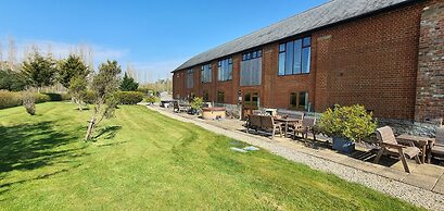 The Victorian Barn self catering holidays with pool & hot tubs