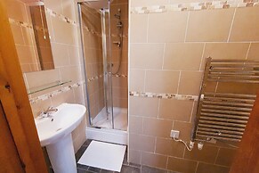 The Victorian Barn self catering holidays with pool & hot tubs