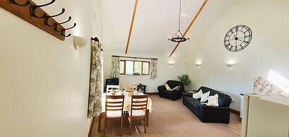 The Victorian Barn self catering holidays with pool & hot tubs