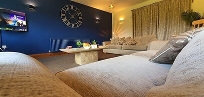 The Victorian Barn self catering holidays with pool & hot tubs