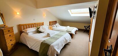 The Victorian Barn self catering holidays with pool & hot tubs